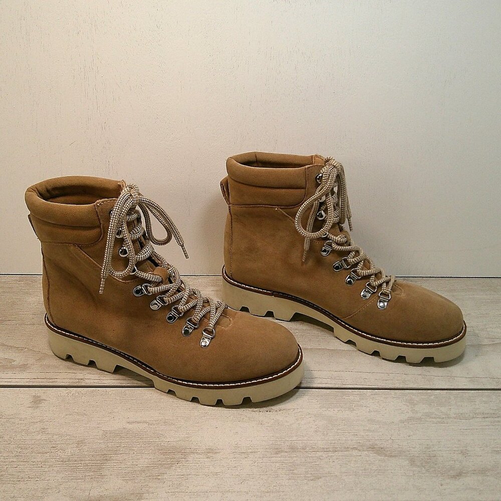 Arlene Combat Boot Oasis Society Tan Lace up Boot Size 9